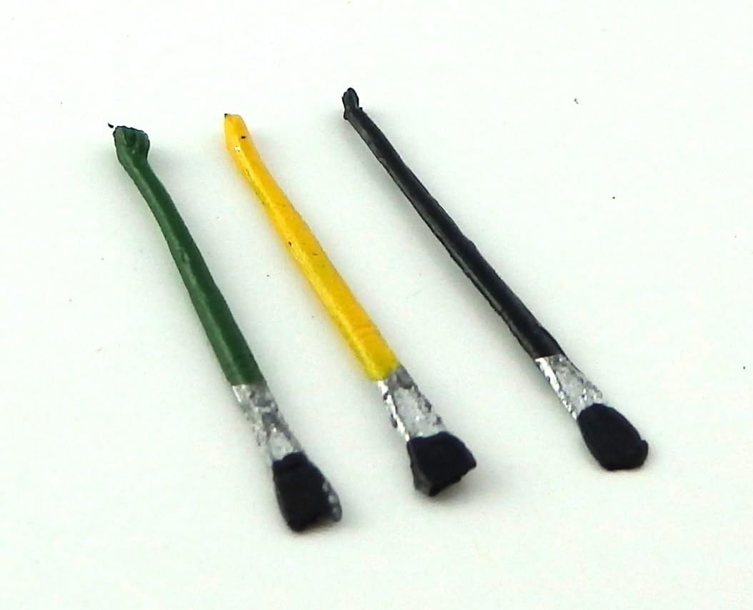 Dollhouse Miniature Set of 3 Paint Brushes by International Miniatures